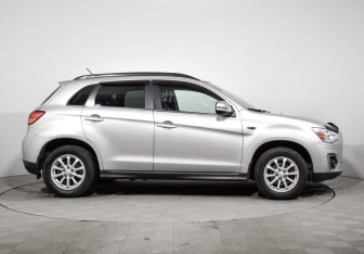 Подержанный автомобиль Mitsubishi ASX 2013 года (4 фото)