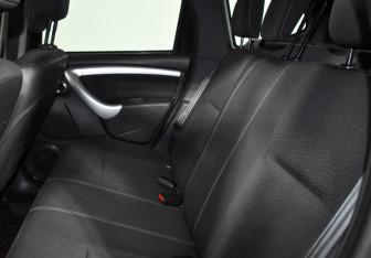 Подержанный автомобиль Nissan Terrano 2014 года (12 фото)