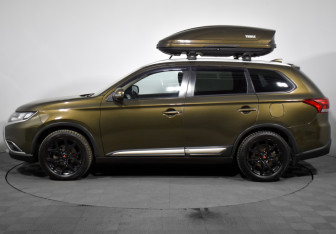 Подержанный автомобиль Mitsubishi Outlander 2017 года (8 фото)