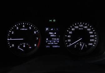 Подержанный автомобиль Hyundai Tucson 2015 года (12 фото)