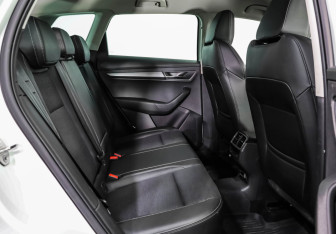 Подержанный автомобиль Skoda Karoq 2020 года (19 фото)