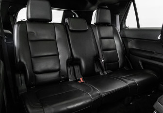Подержанный автомобиль Ford Explorer 2012 года (21 фото)
