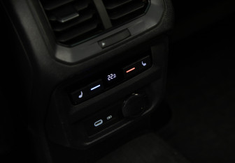 Подержанный автомобиль Volkswagen Tiguan 2021 года (22 фото)