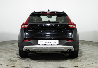 Подержанный автомобиль Volvo V40 Cross Country 2017 года (6 фото)