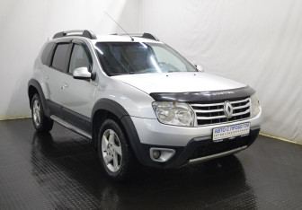 Подержанный автомобиль Renault Duster 2012 года (3 фото)