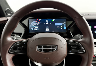 Подержанный автомобиль Geely Monjaro 2023 года (23 фото)