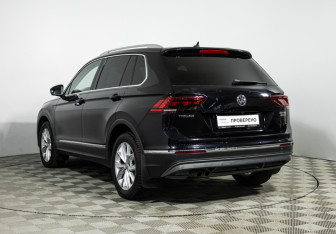 Подержанный автомобиль Volkswagen Tiguan 2017 года (7 фото)