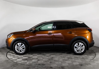 Подержанный автомобиль Peugeot 3008 2017 года (9 фото)
