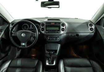 Подержанный автомобиль Volkswagen Tiguan 2010 года (13 фото)