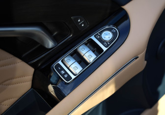 Подержанный автомобиль Voyah Free 2023 года (11 фото)