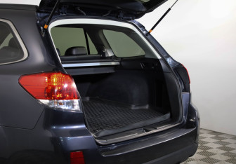 Подержанный автомобиль Subaru Outback Wagon 2012 года (20 фото)