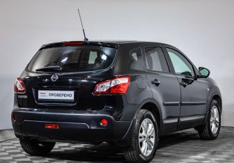 Подержанный автомобиль Nissan Qashqai 2012 года (5 фото)