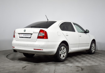 Подержанный автомобиль Skoda Octavia Liftback 2012 года (5 фото)