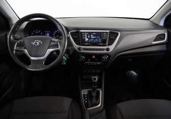 Подержанный автомобиль Hyundai Solaris Sedan 2017 года (9 фото)