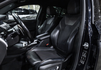Подержанный автомобиль BMW X4 2018 года (17 фото)