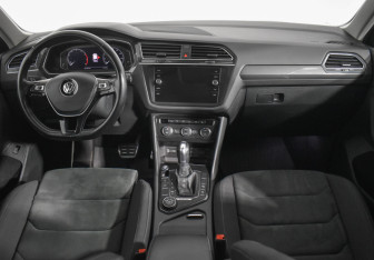 Подержанный автомобиль Volkswagen Tiguan 2019 года (13 фото)
