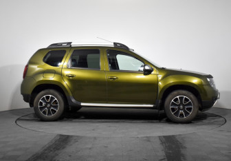 Подержанный автомобиль Renault Duster 2017 года (4 фото)