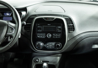 Подержанный автомобиль Renault Kaptur 2018 года (14 фото)