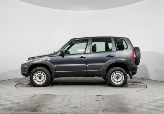 Подержанный автомобиль Chevrolet Niva 2020 года (8 фото)