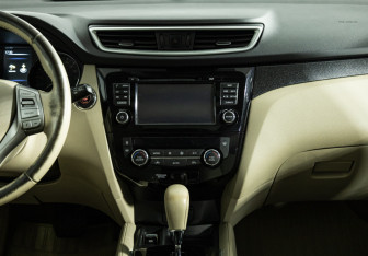 Подержанный автомобиль Nissan X-Trail 2017 года (14 фото)