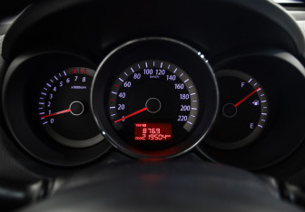 Подержанный автомобиль Kia Cerato Sedan 2013 года (11 фото)