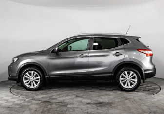 Подержанный автомобиль Nissan Qashqai 2014 года (8 фото)