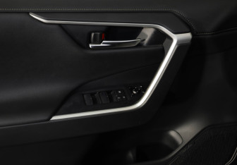 Подержанный автомобиль Toyota RAV4 2020 года (22 фото)