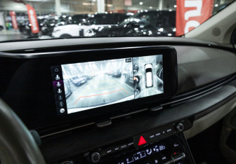 Подержанный автомобиль Kia Carnival 2020 года (20 фото)