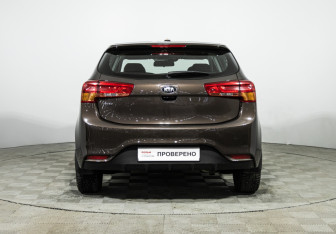Подержанный автомобиль Kia Rio Hatchback 2017 года (6 фото)
