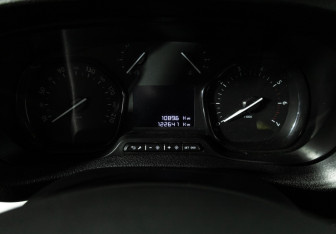 Подержанный автомобиль Peugeot Traveller 2021 года (12 фото)