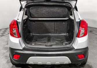 Подержанный автомобиль Opel Mokka 2012 года (20 фото)