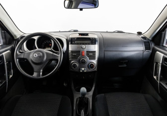 Подержанный автомобиль Daihatsu Terios 2006 года (10 фото)