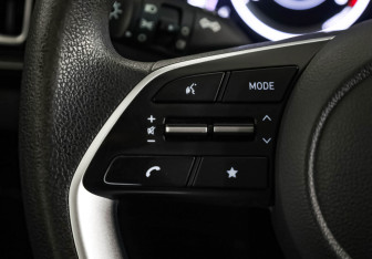 Подержанный автомобиль Hyundai Creta 2021 года (11 фото)