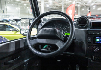 Подержанный автомобиль Land Rover Defender Suv 2007 года (13 фото)