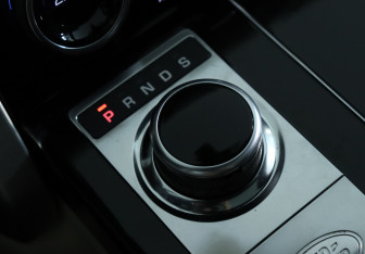 Подержанный автомобиль Land Rover Range Rover 2018 года (24 фото)