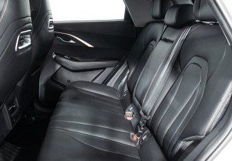 Подержанный автомобиль Omoda C5 2023 года (10 фото)