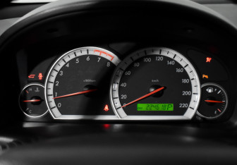 Подержанный автомобиль Chevrolet Captiva 2008 года (15 фото)