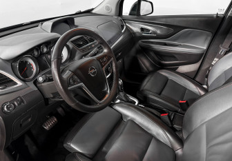 Подержанный автомобиль Opel Mokka 2013 года (9 фото)