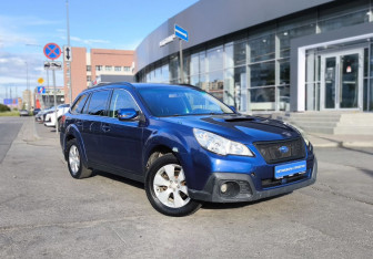 Подержанный автомобиль Subaru Outback Wagon 2010 года (3 фото)