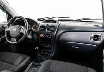Подержанный автомобиль Nissan Almera Classic 2006 года (9 фото)