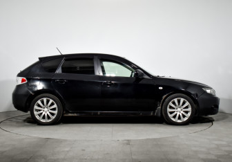Подержанный автомобиль Subaru Impreza Hatchback 2008 года (4 фото)
