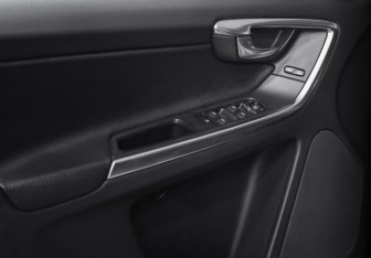 Подержанный автомобиль Volvo XC60 2012 года (18 фото)