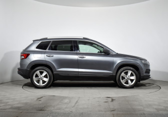 Подержанный автомобиль Skoda Karoq 2020 года (4 фото)