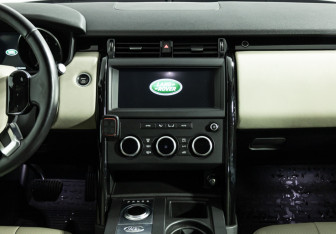 Подержанный автомобиль Land Rover Discovery 2020 года (15 фото)