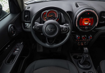 Подержанный автомобиль MINI Countryman 2018 года (11 фото)