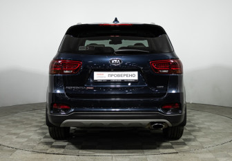 Подержанный автомобиль Kia Sorento 2018 года (6 фото)