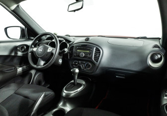 Подержанный автомобиль Nissan Juke 2014 года (9 фото)