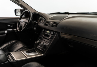 Подержанный автомобиль Volvo XC90 2008 года (10 фото)