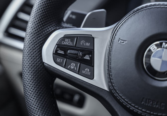 Подержанный автомобиль BMW X5 2021 года (14 фото)
