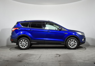 Подержанный автомобиль Ford Kuga 2017 года (4 фото)